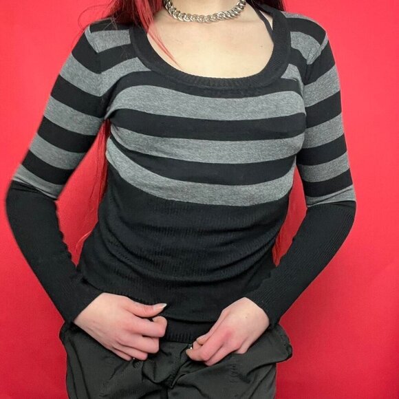 Majora / Y2K grey and black horizontal striped sweater 🩶🖤​​​​ - Picture 2 of 5